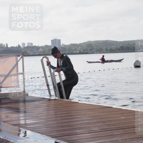 17.08.2025 - KN Förde Triathlon 2025 KatJ http://msf.ph/oto/8581249 17.08.2025 09:25:02 Schwimmen 248, 251, 248, 251 meine-sportfotos.de