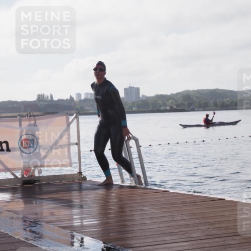 17.08.2025 - KN Förde Triathlon 2025 KatJ http://msf.ph/oto/8581267 17.08.2025 09:25:03 Schwimmen 199, 248, 251, 248, 251 meine-sportfotos.de