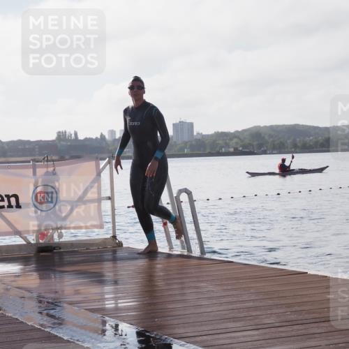 17.08.2025 - KN Förde Triathlon 2025 KatJ http://msf.ph/oto/8581271 17.08.2025 09:25:03 Schwimmen 199, 248, 251, 248, 251 meine-sportfotos.de