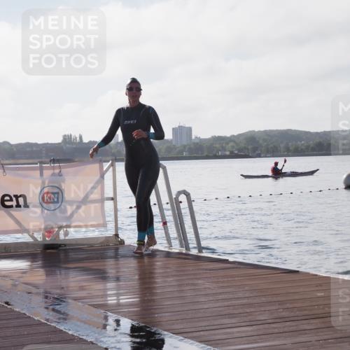 17.08.2025 - KN Förde Triathlon 2025 KatJ http://msf.ph/oto/8581278 17.08.2025 09:25:04 Schwimmen 199, 248, 251, 248, 251 meine-sportfotos.de