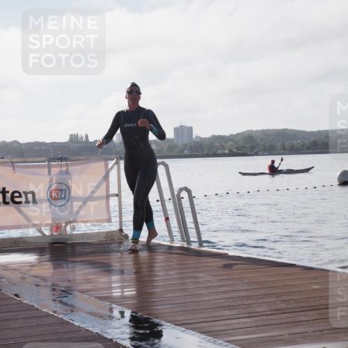 17.08.2025 - KN Förde Triathlon 2025 KatJ http://msf.ph/oto/8581282 17.08.2025 09:25:04 Schwimmen 199, 248, 251, 248, 251 meine-sportfotos.de
