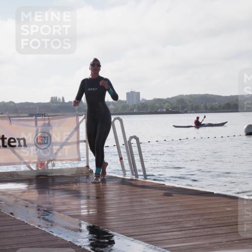 17.08.2025 - KN Förde Triathlon 2025 KatJ http://msf.ph/oto/8581285 17.08.2025 09:25:04 Schwimmen 199, 248, 251, 248, 251 meine-sportfotos.de