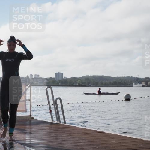 17.08.2025 - KN Förde Triathlon 2025 KatJ http://msf.ph/oto/8581311 17.08.2025 09:25:06 Schwimmen 199, 248, 199, 248, 251 meine-sportfotos.de