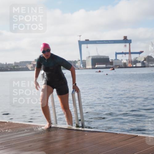 17.08.2025 - KN Förde Triathlon 2025 KatJ http://msf.ph/oto/8581332 17.08.2025 09:25:11 Schwimmen 199, 248, 199, 248 meine-sportfotos.de