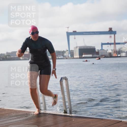 17.08.2025 - KN Förde Triathlon 2025 KatJ http://msf.ph/oto/8581335 17.08.2025 09:25:12 Schwimmen 199, 248, 199, 248 meine-sportfotos.de