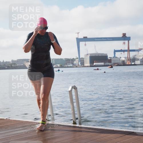 17.08.2025 - KN Förde Triathlon 2025 KatJ http://msf.ph/oto/8581342 17.08.2025 09:25:12 Schwimmen 199, 248, 199, 248 meine-sportfotos.de