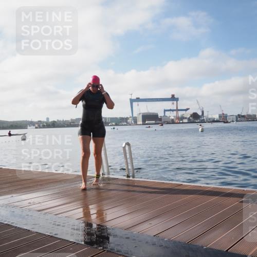 17.08.2025 - KN Förde Triathlon 2025 KatJ http://msf.ph/oto/8581350 17.08.2025 09:25:12 Schwimmen 199, 248, 199, 248 meine-sportfotos.de
