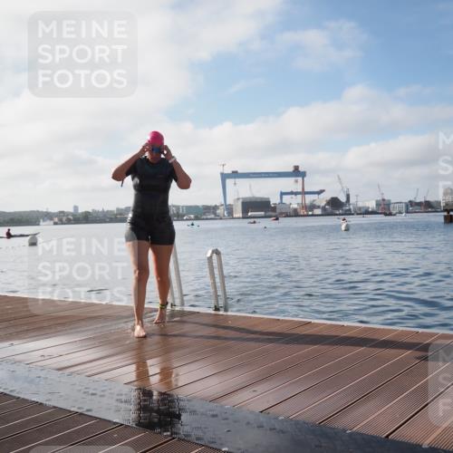17.08.2025 - KN Förde Triathlon 2025 KatJ http://msf.ph/oto/8581354 17.08.2025 09:25:12 Schwimmen 199, 248, 199, 248 meine-sportfotos.de