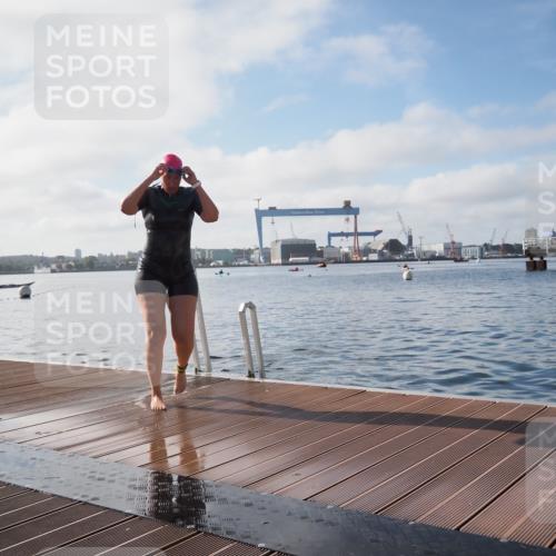 17.08.2025 - KN Förde Triathlon 2025 KatJ http://msf.ph/oto/8581358 17.08.2025 09:25:12 Schwimmen 199, 248, 199, 248 meine-sportfotos.de