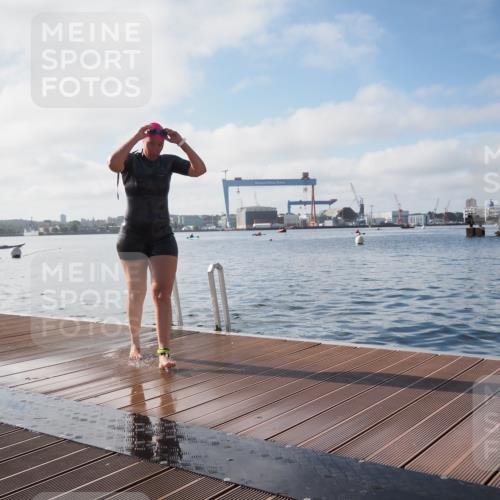 17.08.2025 - KN Förde Triathlon 2025 KatJ http://msf.ph/oto/8581367 17.08.2025 09:25:13 Schwimmen 199, 248, 199, 248 meine-sportfotos.de