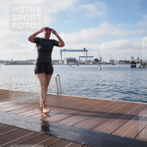 17.08.2025 - KN Förde Triathlon 2025 KatJ http://msf.ph/oto/8581383 17.08.2025 09:25:13 Schwimmen 199, 248, 199, 248 meine-sportfotos.de