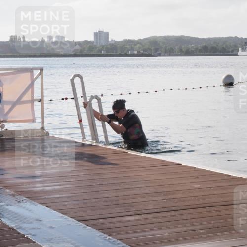 17.08.2025 - KN Förde Triathlon 2025 KatJ http://msf.ph/oto/8581394 17.08.2025 09:26:55 Schwimmen 245 meine-sportfotos.de