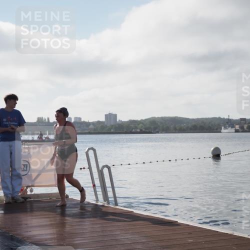 17.08.2025 - KN Förde Triathlon 2025 KatJ http://msf.ph/oto/8581477 17.08.2025 09:28:29 Schwimmen 207, 207 meine-sportfotos.de