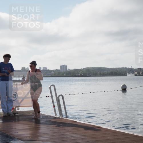 17.08.2025 - KN Förde Triathlon 2025 KatJ http://msf.ph/oto/8581481 17.08.2025 09:28:29 Schwimmen 207, 207 meine-sportfotos.de