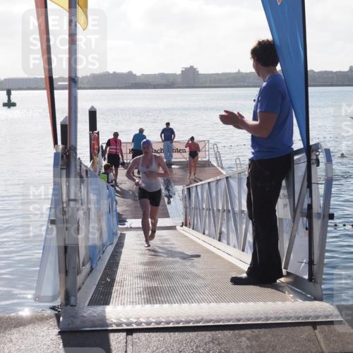 17.08.2025 - KN Förde Triathlon 2025 MichiJ http://msf.ph/oto/8581496 17.08.2025 09:20:19 Schwimmen 179, 179, 196, 211 meine-sportfotos.de