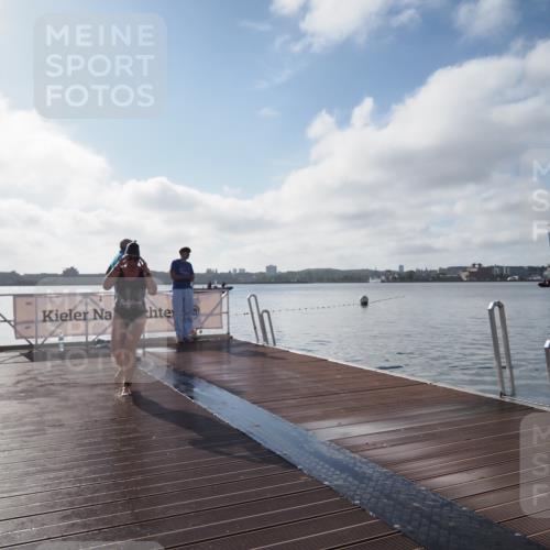 17.08.2025 - KN Förde Triathlon 2025 KatJ http://msf.ph/oto/8581528 17.08.2025 09:28:32 Schwimmen 207, 207 meine-sportfotos.de