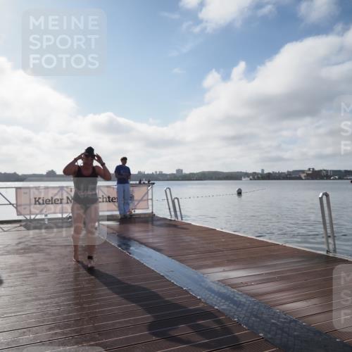 17.08.2025 - KN Förde Triathlon 2025 KatJ http://msf.ph/oto/8581541 17.08.2025 09:28:32 Schwimmen 207, 207 meine-sportfotos.de