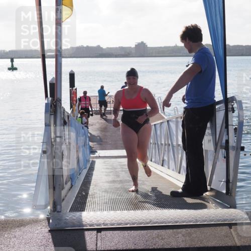 17.08.2025 - KN Förde Triathlon 2025 MichiJ http://msf.ph/oto/8581602 17.08.2025 09:20:25 Schwimmen 179, 196, 196, 211, 240 meine-sportfotos.de