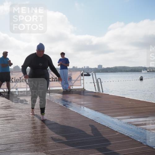 17.08.2025 - KN Förde Triathlon 2025 KatJ http://msf.ph/oto/8581663 17.08.2025 09:33:31 Schwimmen 238, 238 meine-sportfotos.de