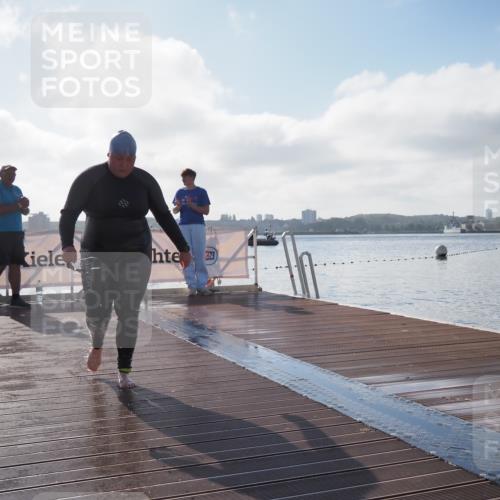 17.08.2025 - KN Förde Triathlon 2025 KatJ http://msf.ph/oto/8581666 17.08.2025 09:33:31 Schwimmen 238, 238 meine-sportfotos.de