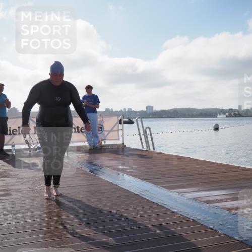 17.08.2025 - KN Förde Triathlon 2025 KatJ http://msf.ph/oto/8581669 17.08.2025 09:33:31 Schwimmen 238, 238 meine-sportfotos.de