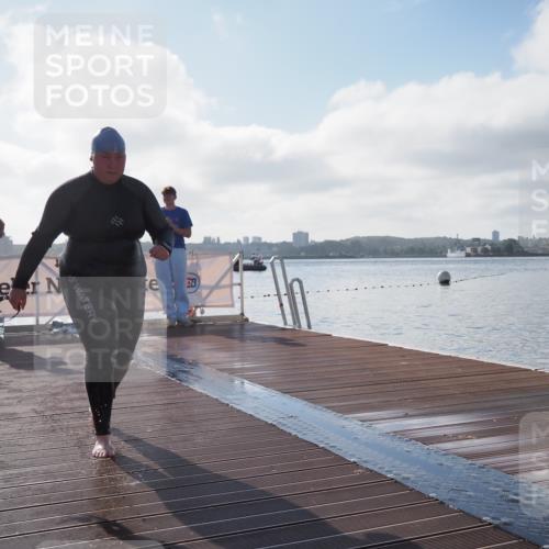 17.08.2025 - KN Förde Triathlon 2025 KatJ http://msf.ph/oto/8581676 17.08.2025 09:33:32 Schwimmen 238, 238 meine-sportfotos.de