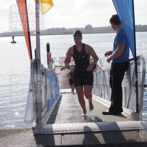 17.08.2025 - KN Förde Triathlon 2025 MichiJ http://msf.ph/oto/8582327 17.08.2025 09:21:32 Schwimmen 171, 194, 201, 194, 201, 230 meine-sportfotos.de