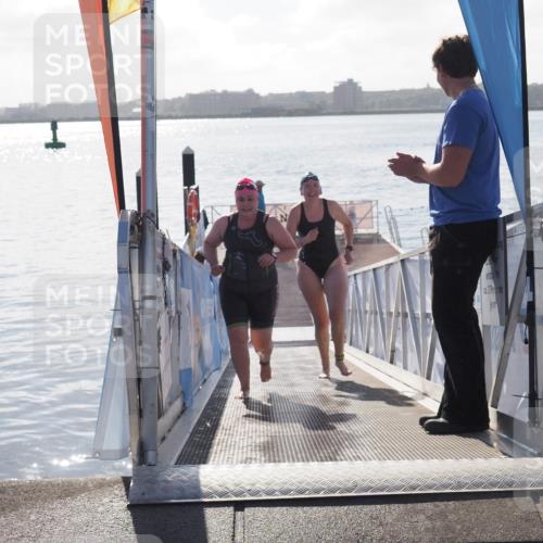 17.08.2025 - KN Förde Triathlon 2025 MichiJ http://msf.ph/oto/8582392 17.08.2025 09:21:37 Schwimmen 171, 194, 201, 230, 230, 244 meine-sportfotos.de