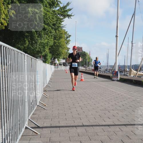 17.08.2025 - KN Förde Triathlon 2025 KatJ http://msf.ph/oto/8582548 17.08.2025 10:01:22 Laufen 117 meine-sportfotos.de