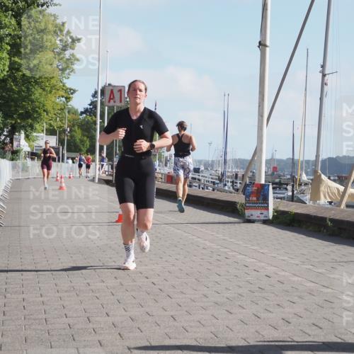 17.08.2025 - KN Förde Triathlon 2025 KatJ http://msf.ph/oto/8582878 17.08.2025 10:03:33 Laufen 126 meine-sportfotos.de