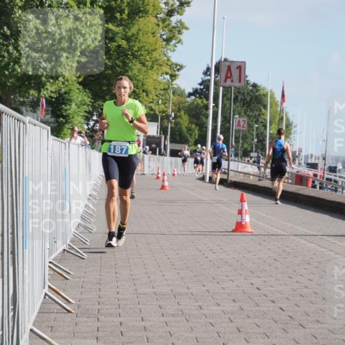 17.08.2025 - KN Förde Triathlon 2025 KatJ http://msf.ph/oto/8583956 17.08.2025 10:08:07 Laufen 187 meine-sportfotos.de