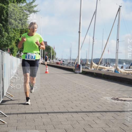 17.08.2025 - KN Förde Triathlon 2025 KatJ http://msf.ph/oto/8583992 17.08.2025 10:08:10 Laufen 143, 187 meine-sportfotos.de