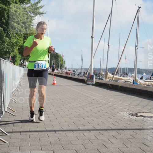 17.08.2025 - KN Förde Triathlon 2025 KatJ http://msf.ph/oto/8583996 17.08.2025 10:08:10 Laufen 143, 187 meine-sportfotos.de