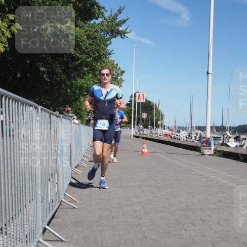 17.08.2025 - KN Förde Triathlon 2025 KatJ http://msf.ph/oto/8584227 17.08.2025 13:26:10 Laufen 407, 418, 445 meine-sportfotos.de