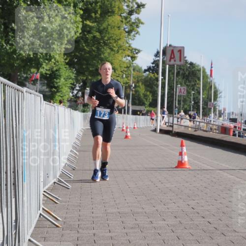 17.08.2025 - KN Förde Triathlon 2025 KatJ http://msf.ph/oto/8584306 17.08.2025 10:09:16 Laufen 109, 144, 173 meine-sportfotos.de