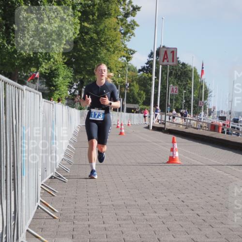 17.08.2025 - KN Förde Triathlon 2025 KatJ http://msf.ph/oto/8584309 17.08.2025 10:09:16 Laufen 109, 144, 173 meine-sportfotos.de
