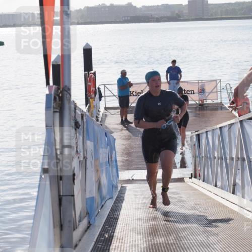 17.08.2025 - KN Förde Triathlon 2025 MichiJ http://msf.ph/oto/8584312 17.08.2025 09:22:30 Schwimmen 111, 208, 221, 235 meine-sportfotos.de