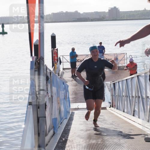 17.08.2025 - KN Förde Triathlon 2025 MichiJ http://msf.ph/oto/8584319 17.08.2025 09:22:30 Schwimmen 111, 208, 221, 235 meine-sportfotos.de