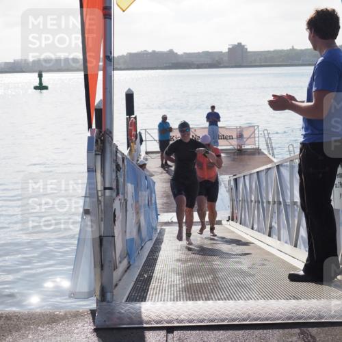 17.08.2025 - KN Förde Triathlon 2025 MichiJ http://msf.ph/oto/8584392 17.08.2025 09:22:34 Schwimmen 111, 208, 221, 235, 221, 235, 246 meine-sportfotos.de