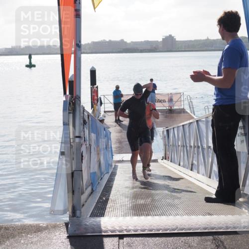 17.08.2025 - KN Förde Triathlon 2025 MichiJ http://msf.ph/oto/8584401 17.08.2025 09:22:34 Schwimmen 111, 208, 221, 235, 221, 235, 246 meine-sportfotos.de