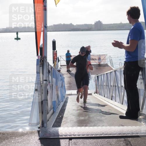 17.08.2025 - KN Förde Triathlon 2025 MichiJ http://msf.ph/oto/8584406 17.08.2025 09:22:34 Schwimmen 111, 208, 221, 235, 221, 235, 246 meine-sportfotos.de