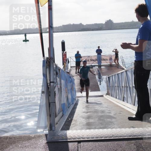 17.08.2025 - KN Förde Triathlon 2025 MichiJ http://msf.ph/oto/8584531 17.08.2025 09:22:45 Schwimmen 221, 235, 246, 246, 249 meine-sportfotos.de