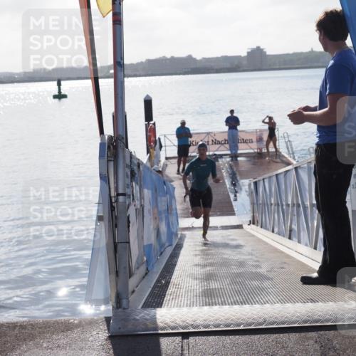 17.08.2025 - KN Förde Triathlon 2025 MichiJ http://msf.ph/oto/8584536 17.08.2025 09:22:45 Schwimmen 221, 235, 246, 246, 249 meine-sportfotos.de