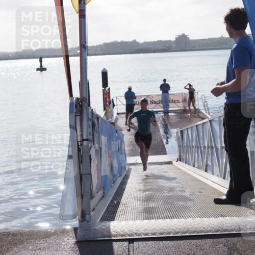 17.08.2025 - KN Förde Triathlon 2025 MichiJ http://msf.ph/oto/8584542 17.08.2025 09:22:45 Schwimmen 221, 235, 246, 246, 249 meine-sportfotos.de