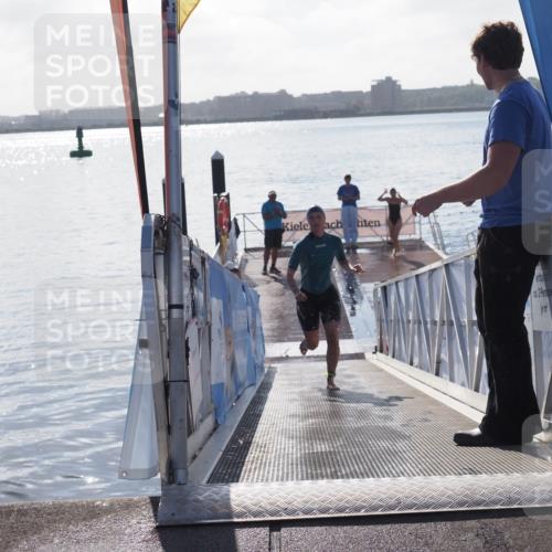 17.08.2025 - KN Förde Triathlon 2025 MichiJ http://msf.ph/oto/8584555 17.08.2025 09:22:45 Schwimmen 221, 235, 246, 246, 249 meine-sportfotos.de