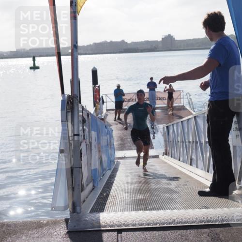 17.08.2025 - KN Förde Triathlon 2025 MichiJ http://msf.ph/oto/8584559 17.08.2025 09:22:46 Schwimmen 221, 235, 246, 246, 249 meine-sportfotos.de