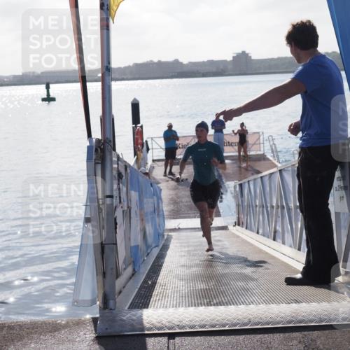 17.08.2025 - KN Förde Triathlon 2025 MichiJ http://msf.ph/oto/8584564 17.08.2025 09:22:46 Schwimmen 221, 235, 246, 246, 249 meine-sportfotos.de