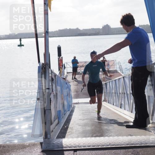 17.08.2025 - KN Förde Triathlon 2025 MichiJ http://msf.ph/oto/8584577 17.08.2025 09:22:46 Schwimmen 221, 235, 246, 246, 249 meine-sportfotos.de