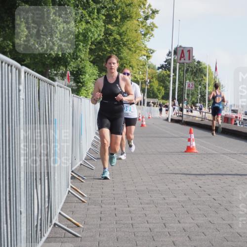 17.08.2025 - KN Förde Triathlon 2025 KatJ http://msf.ph/oto/8585026 17.08.2025 10:10:33 Laufen 110, 139, 185 meine-sportfotos.de