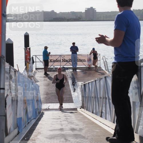 17.08.2025 - KN Förde Triathlon 2025 MichiJ http://msf.ph/oto/8585259 17.08.2025 09:24:34 Schwimmen 243, 118, 243 meine-sportfotos.de